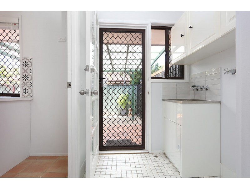 1/206 Olsen Avenue, Arundel QLD 4214