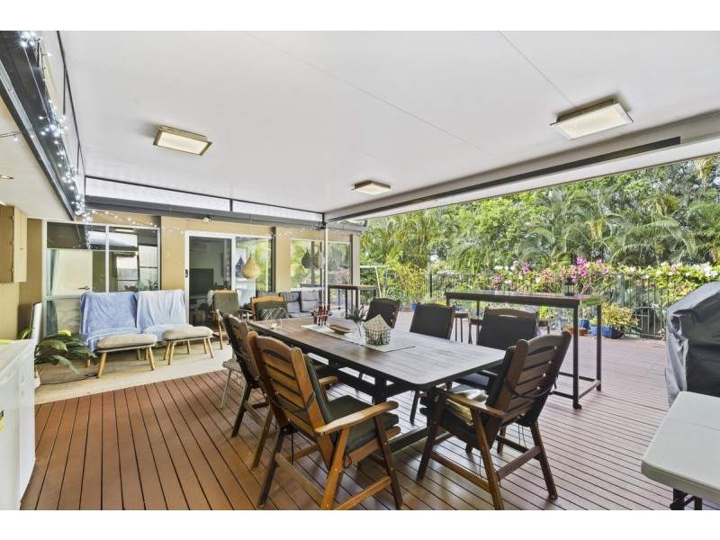 129 Explorers Way, Highland Park QLD 4211