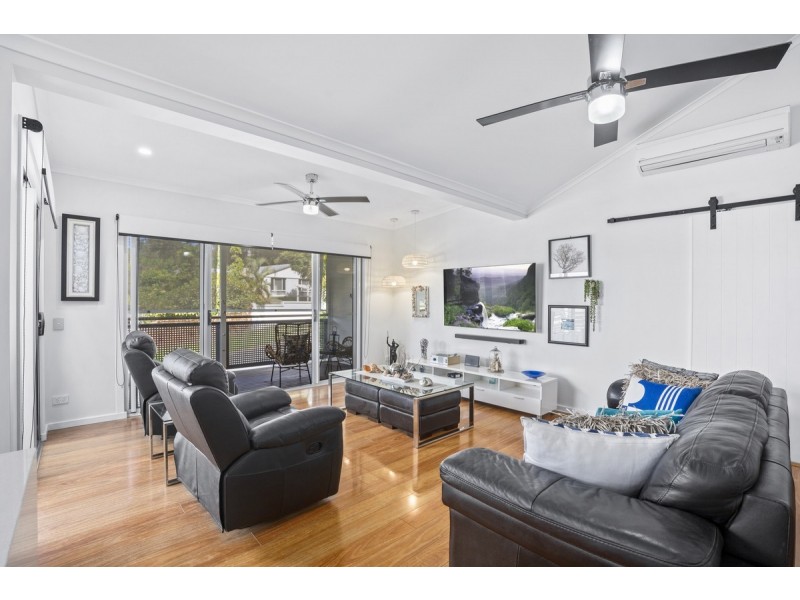 49 Balfour Crescent, Highland Park QLD 4211