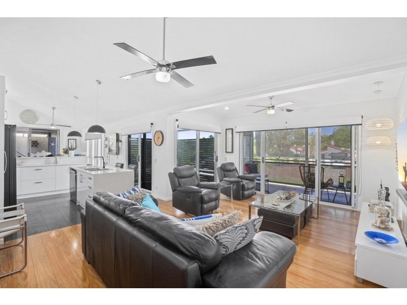 49 Balfour Crescent, Highland Park QLD 4211