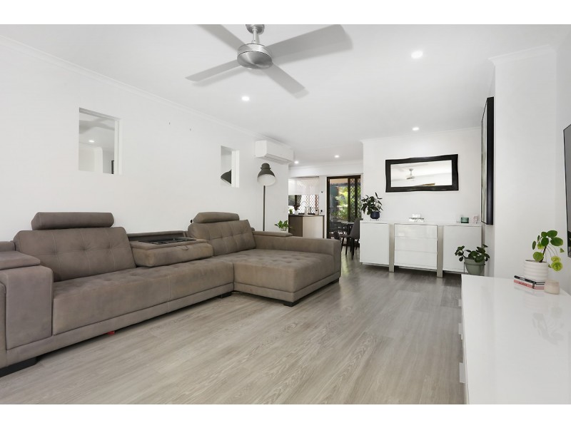 1/10 Paramount Place, Oxenford QLD 4210