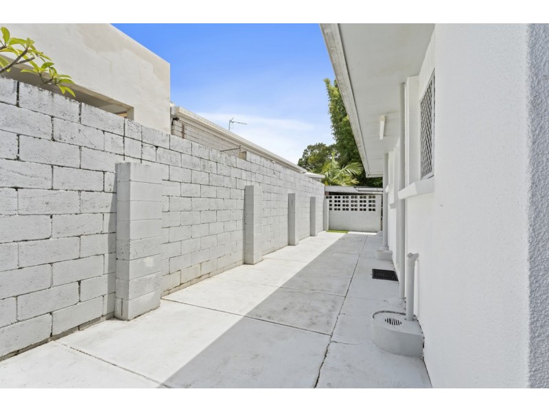 60 Benowa Road, Southport QLD 4215