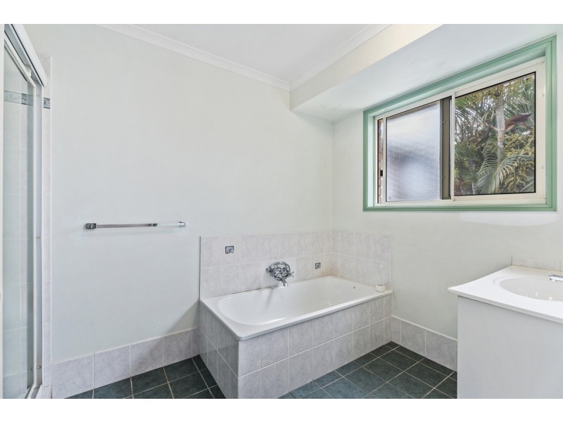 12 Knight Crescent, Nerang QLD 4211