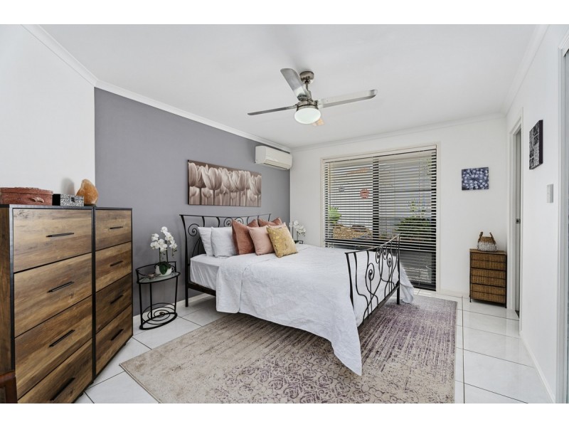 7 Irvine Street, Pacific Pines QLD 4211