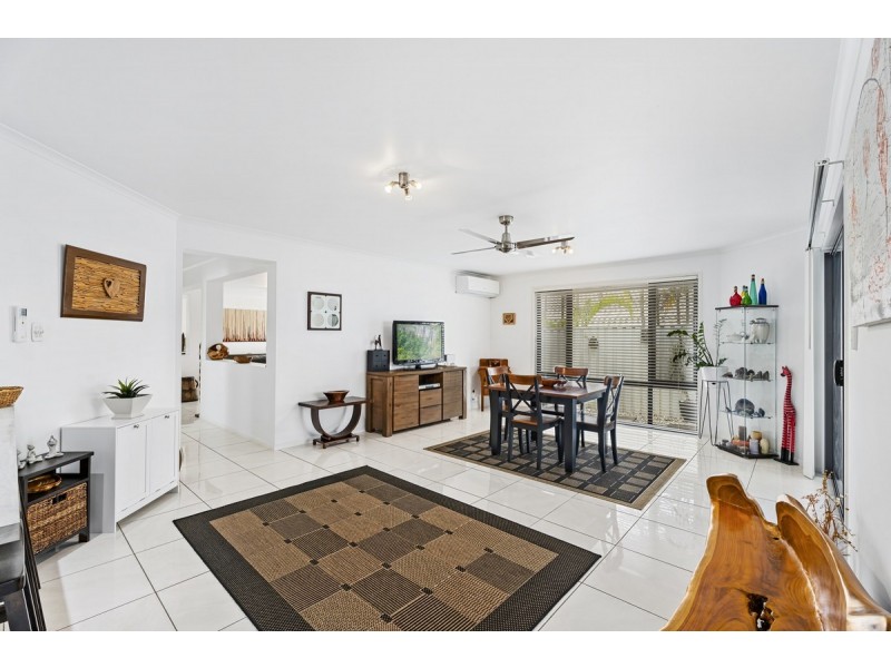 7 Irvine Street, Pacific Pines QLD 4211