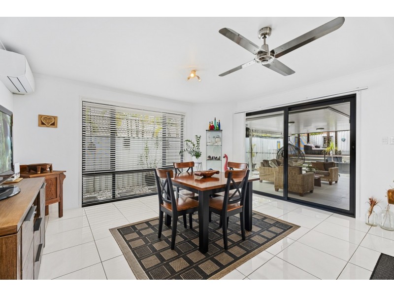 7 Irvine Street, Pacific Pines QLD 4211