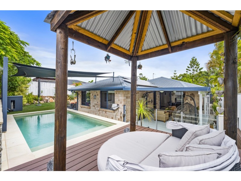 7 Irvine Street, Pacific Pines QLD 4211