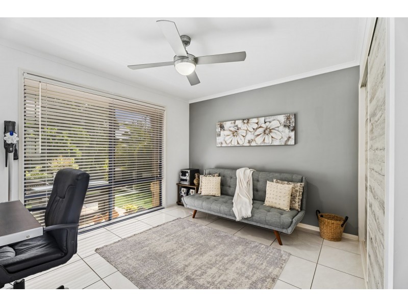 7 Irvine Street, Pacific Pines QLD 4211