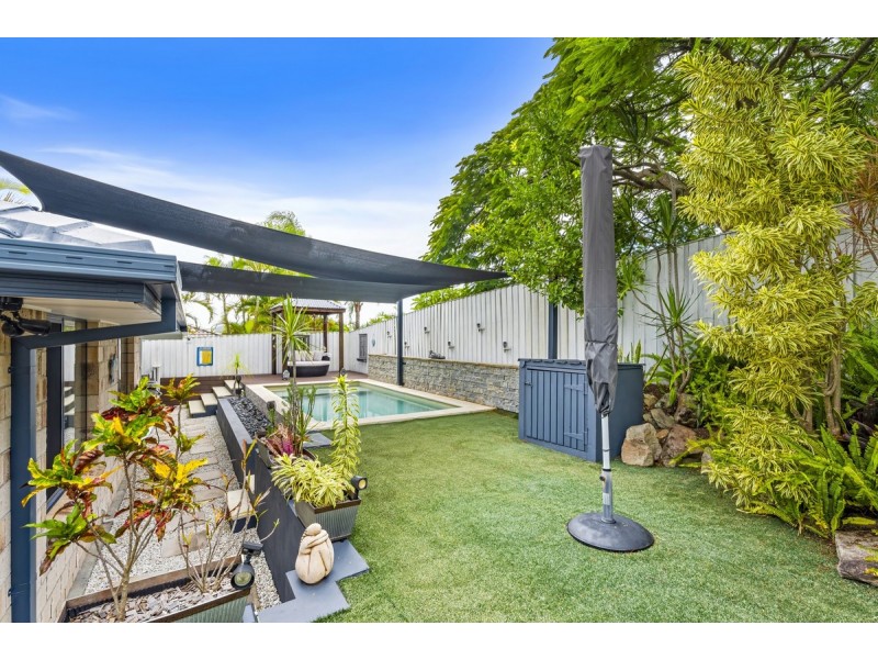 7 Irvine Street, Pacific Pines QLD 4211