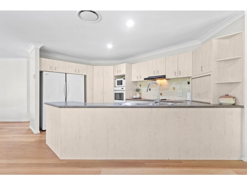5 Lords Avenue, Mount Nathan QLD 4211