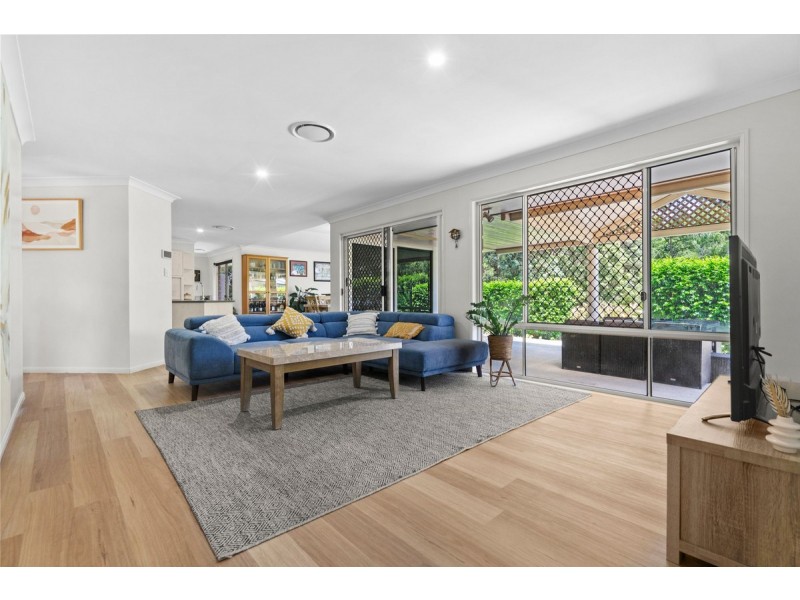 5 Lords Avenue, Mount Nathan QLD 4211