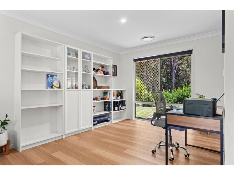 5 Lords Avenue, Mount Nathan QLD 4211