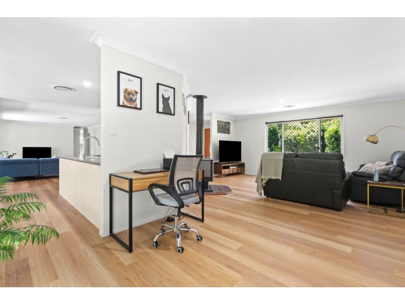 5 Lords Avenue, Mount Nathan QLD 4211