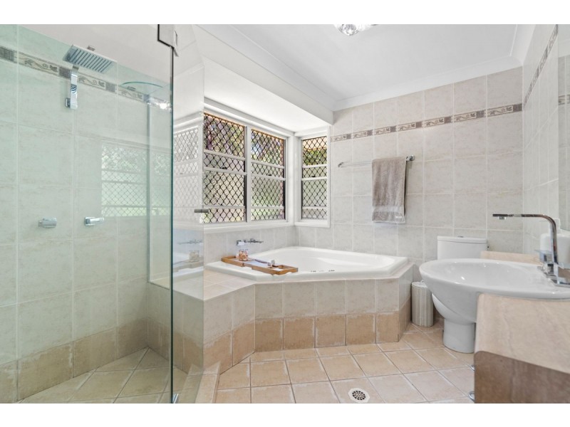 5 Lords Avenue, Mount Nathan QLD 4211