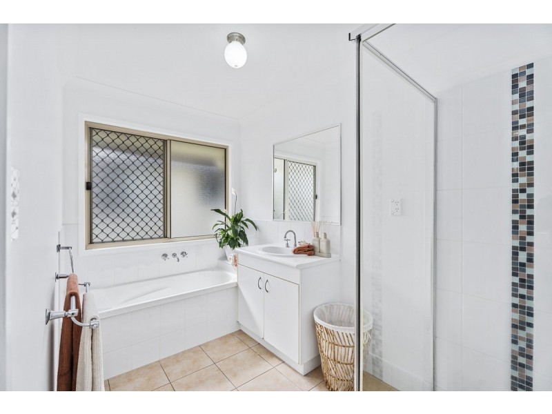 9 Tralee Court, Carrara QLD 4211
