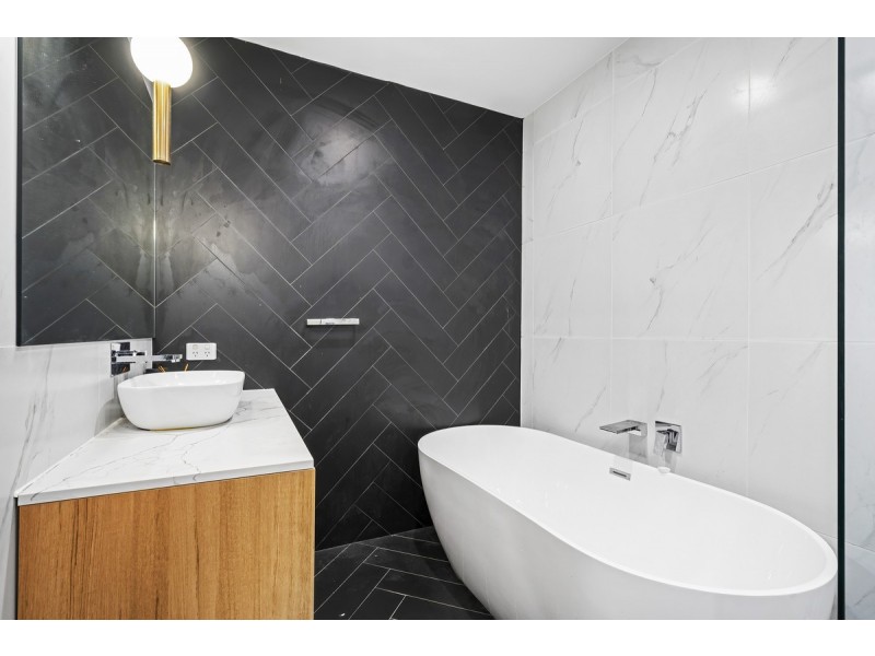 2/31 Parr Street, Biggera Waters QLD 4216