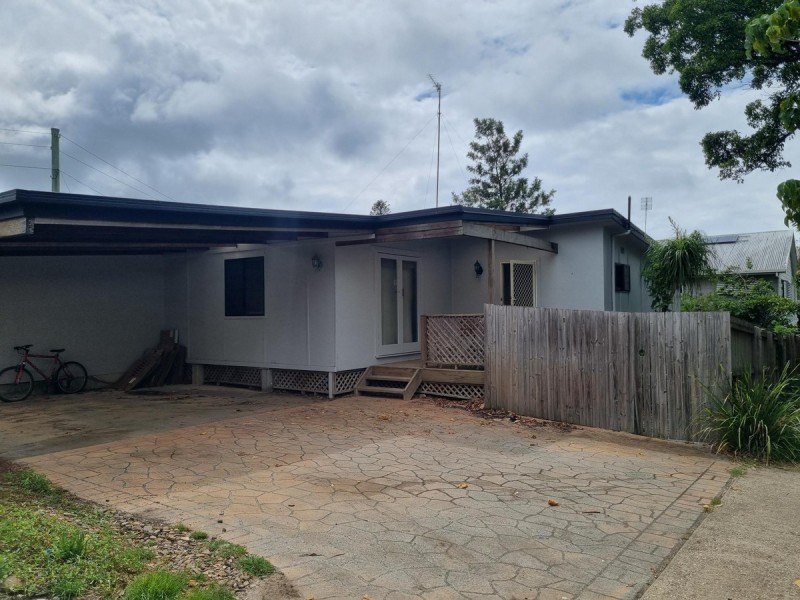 108 Ridgeway Avenue, Southport QLD 4215