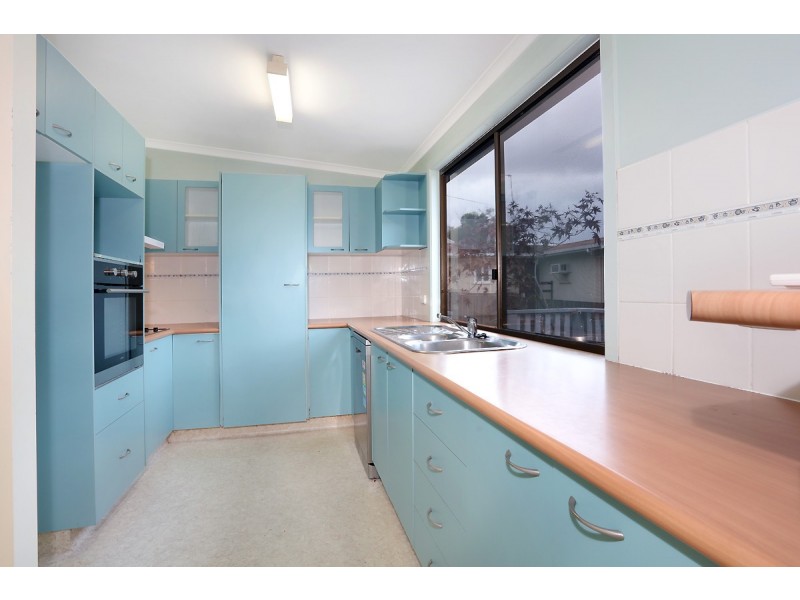 108 Ridgeway Avenue, Southport QLD 4215