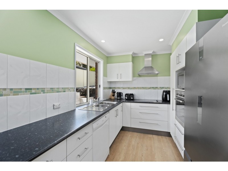15 Edgehill Drive, Nerang QLD 4211