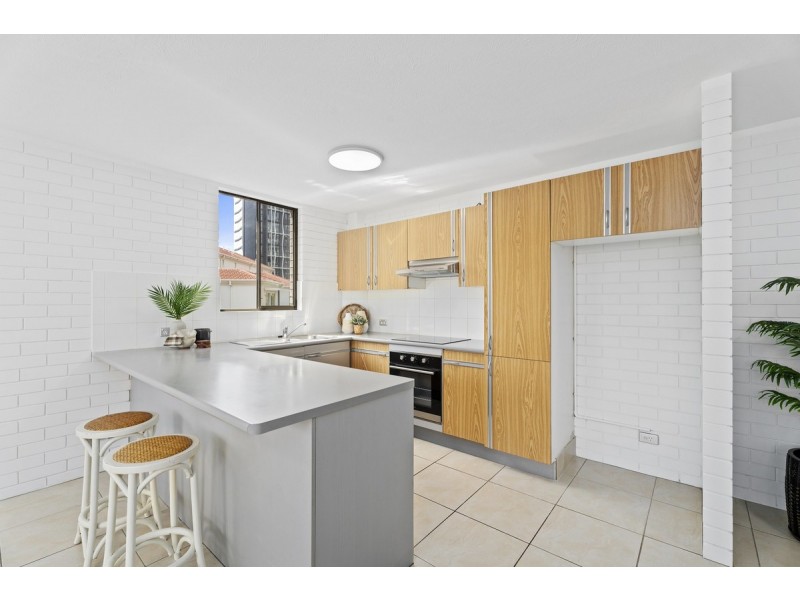 8/16 Markwell Avenue, Surfers Paradise QLD 4217