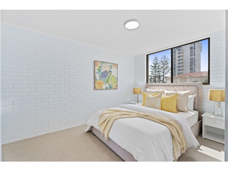 8/16 Markwell Avenue, Surfers Paradise QLD 4217
