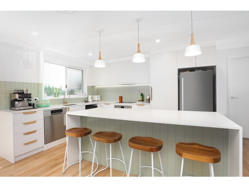 24 Lytham Court, Highland Park QLD 4211