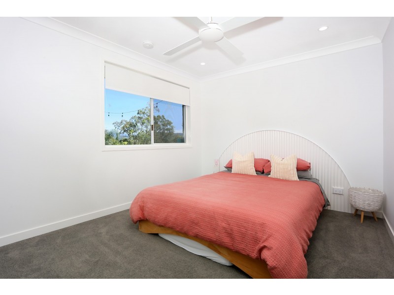 24 Lytham Court, Highland Park QLD 4211
