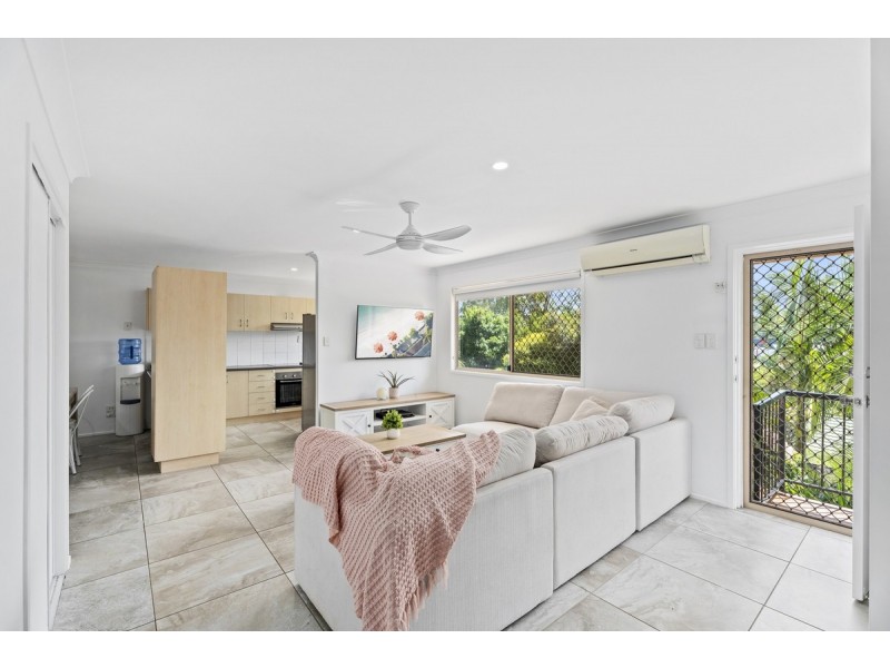 1/82 Paddington Drive, Carrara QLD 4211