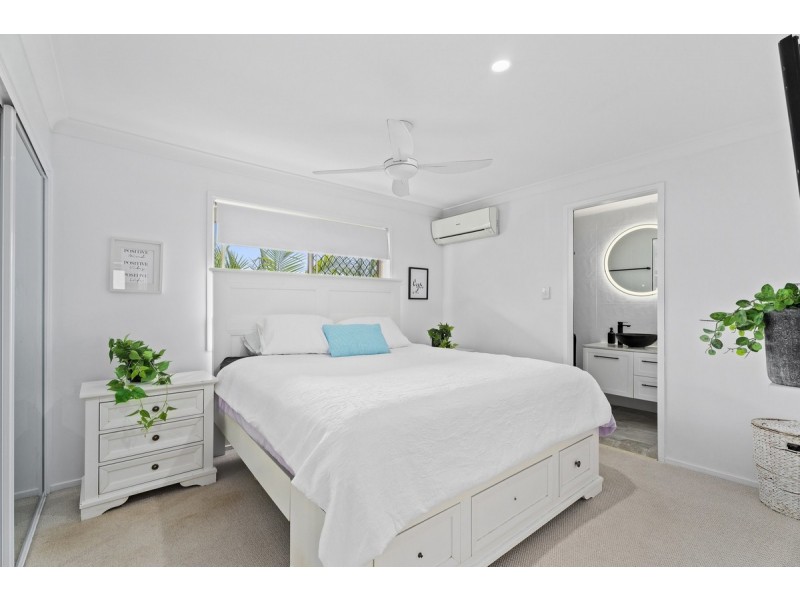 1/82 Paddington Drive, Carrara QLD 4211