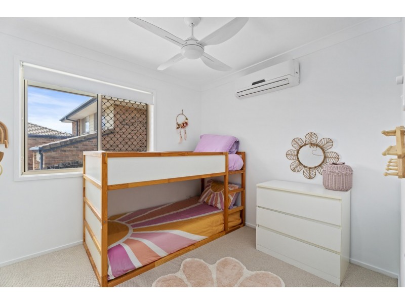 1/82 Paddington Drive, Carrara QLD 4211