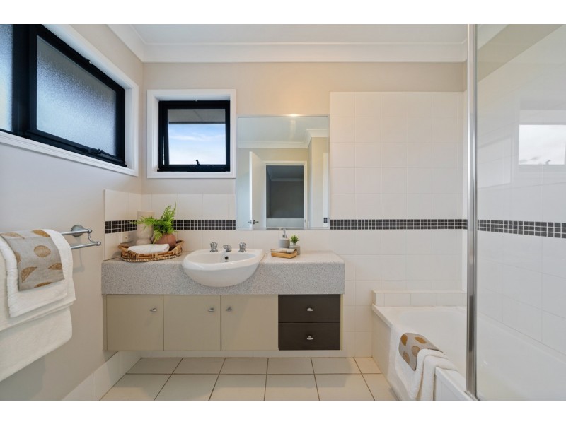 6 Winston Way, Pimpama QLD 4209