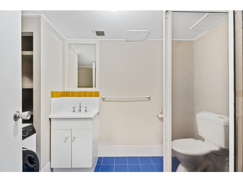 4/9 Bradford Street, Labrador QLD 4215