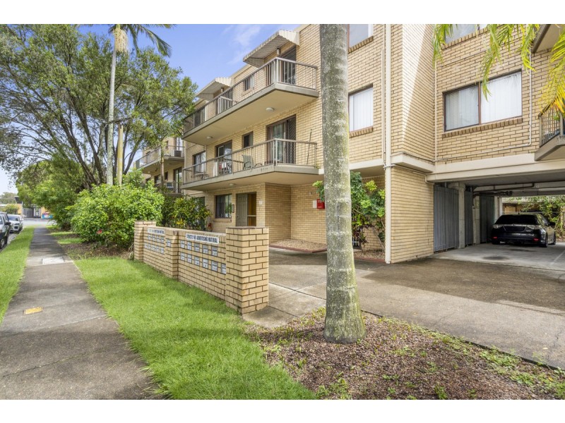 4/9 Bradford Street, Labrador QLD 4215