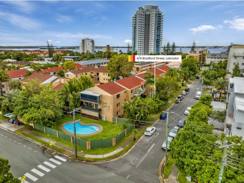 4/9 Bradford Street, Labrador QLD 4215