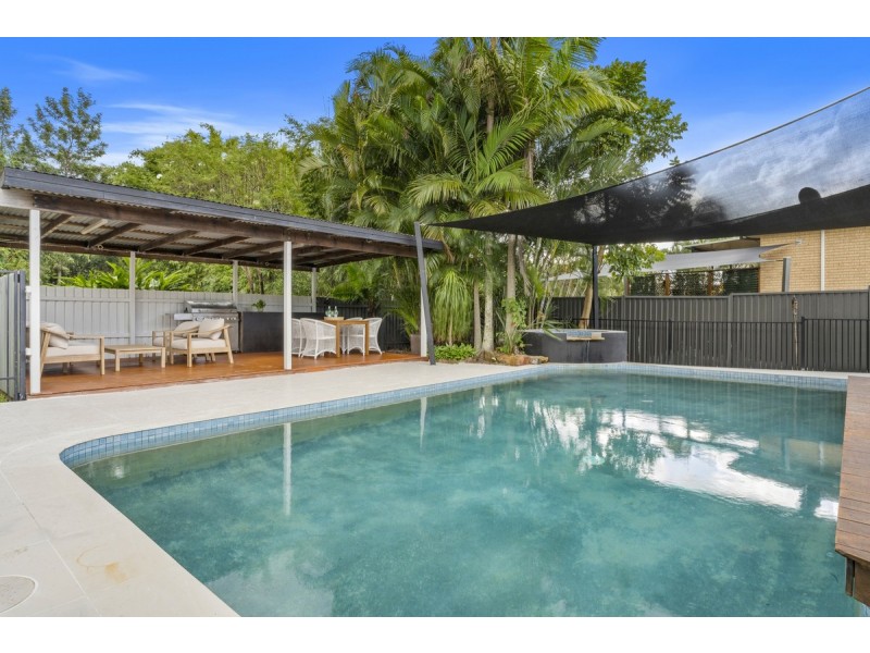 25 Alison Road, Carrara QLD 4211