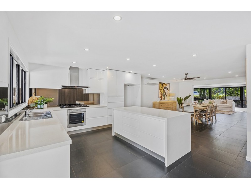 25 Alison Road, Carrara QLD 4211