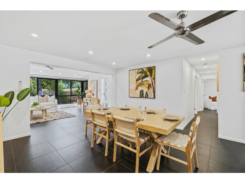 25 Alison Road, Carrara QLD 4211