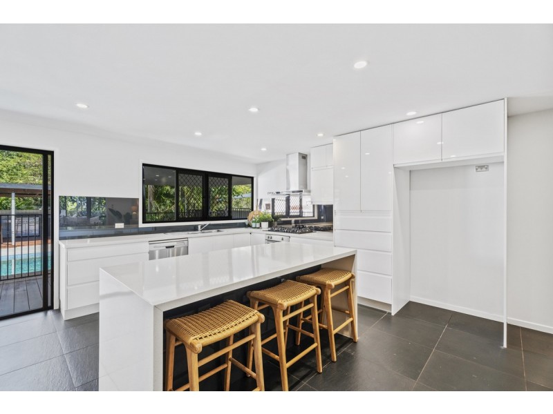 25 Alison Road, Carrara QLD 4211