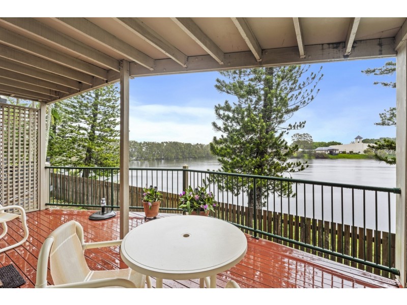 58/7-9 Santa Cruz Boulevard, Clear Island Waters QLD 4226