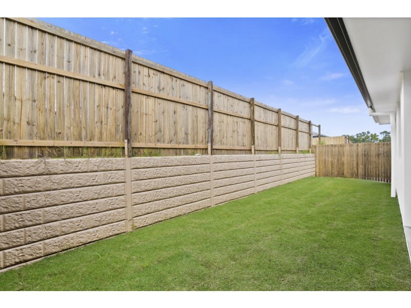 27 Orchard Street, Greenbank QLD 4124