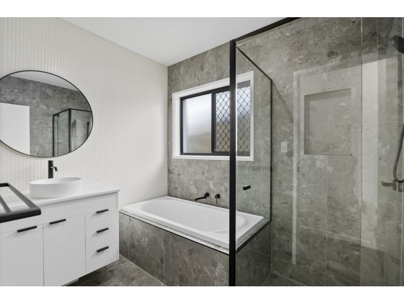 27 Orchard Street, Greenbank QLD 4124