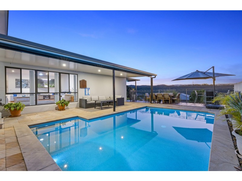 17 Wunburra Circle, Pacific Pines QLD 4211