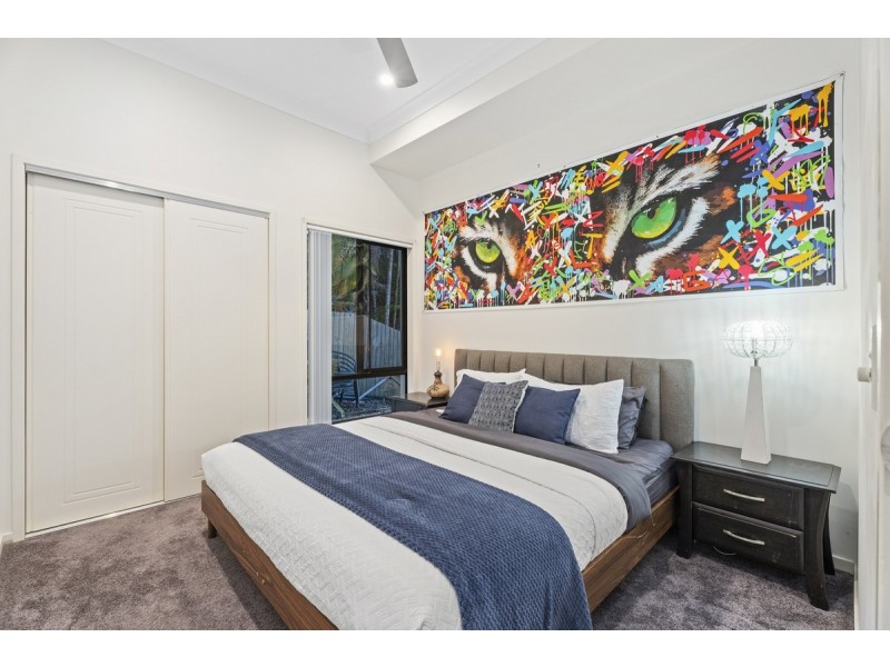 17 Wunburra Circle, Pacific Pines QLD 4211