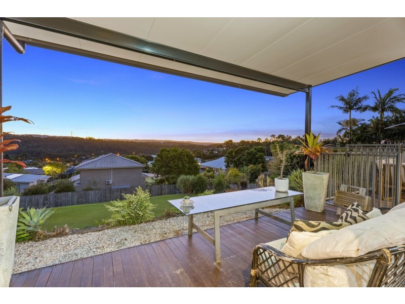 17 Wunburra Circle, Pacific Pines QLD 4211