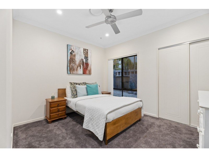 17 Wunburra Circle, Pacific Pines QLD 4211