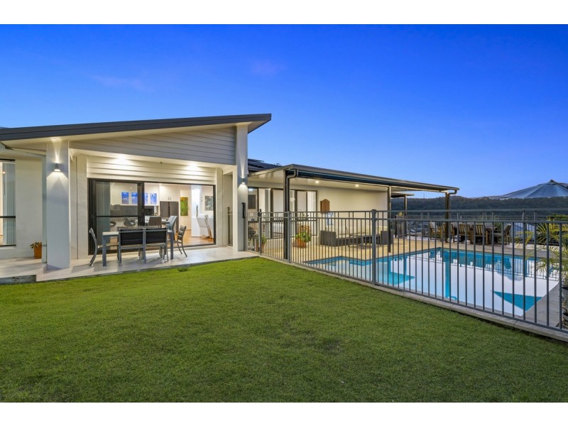 17 Wunburra Circle, Pacific Pines QLD 4211