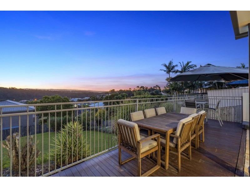 17 Wunburra Circle, Pacific Pines QLD 4211
