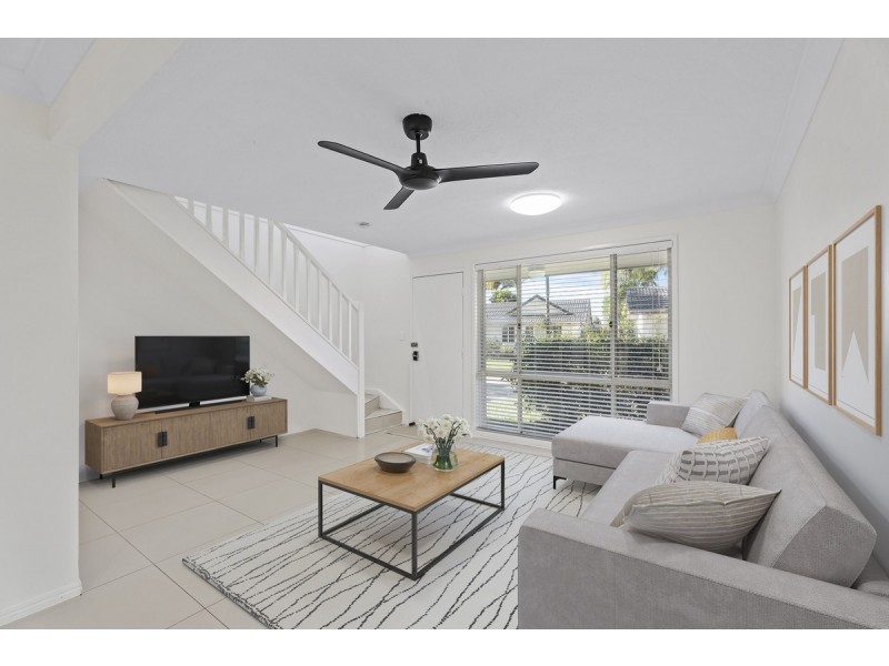 10/2 St Kevins Avenue, Benowa QLD 4217