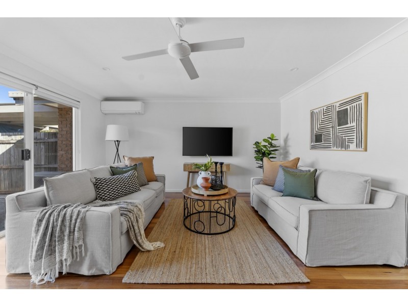 2/16 Jannie Court, Labrador QLD 4215