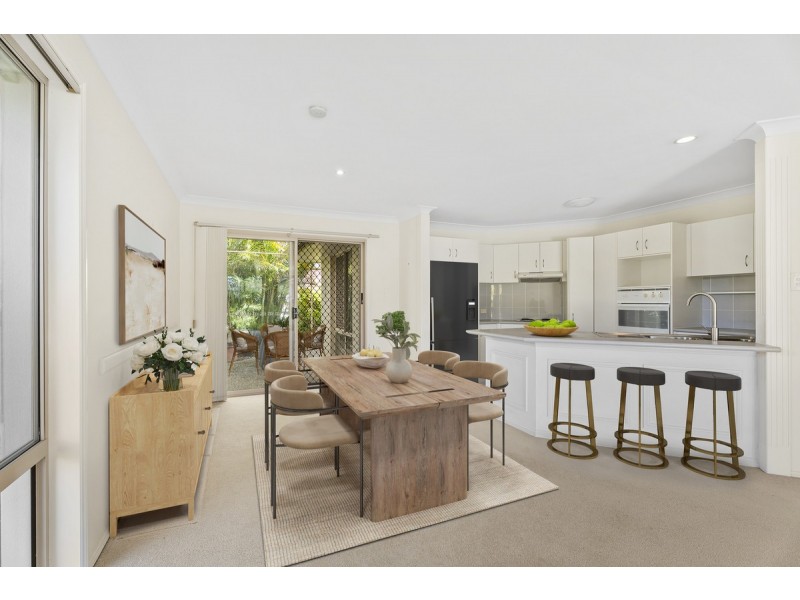 18/88 Cotlew Street East, Southport QLD 4215